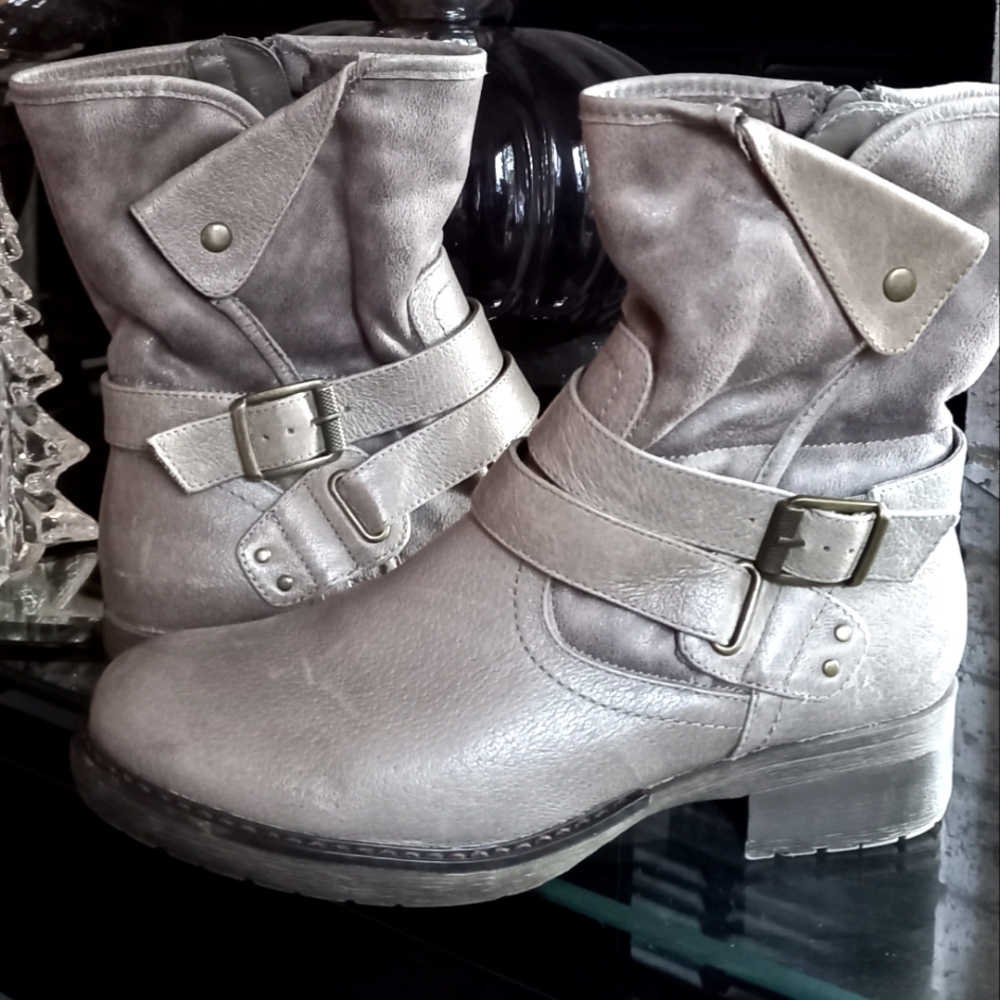 Bare traps💝 8.5 boots